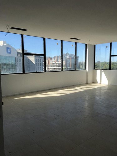 Importante Oficina En Venta De 111 Metros - Estudio De La Bahia, Nordelta