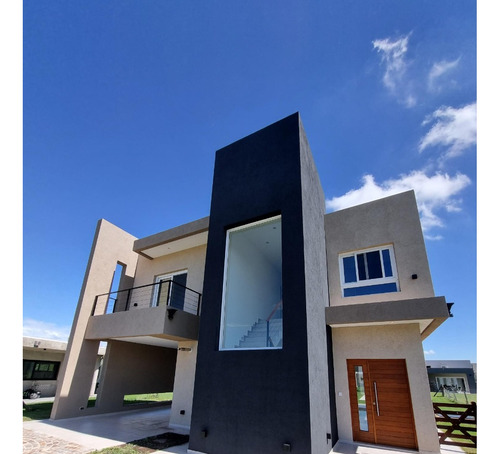 Casa En Alquiler En San Felipe De Canning!!! 3 Dormitorios Y Piscina!!! Pago Anual Por Adelantado!!!