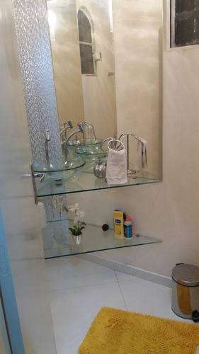 Casa Sobrado De 3 Quartos Com Garagem Bem Localizada