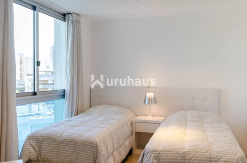 Alquiler Apartamento Tres Dormitorios Punta Del Este Edificio Sol Y Luna I