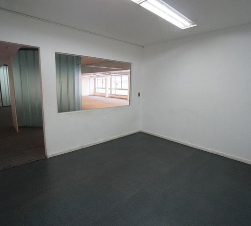 Oficina En Alquiler En El Centro. Muy Buen Piso De 230 M2