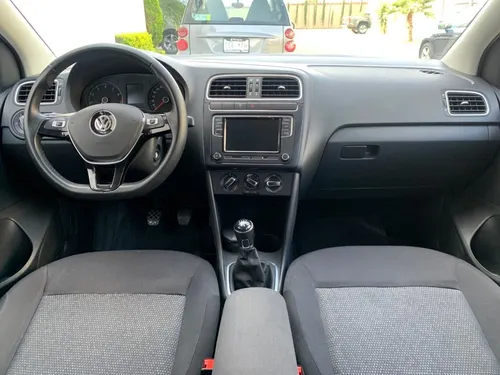 Volkswagen Polo 1.6 Comfortline Plus Mt