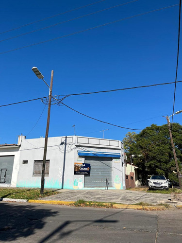 Local En Alquiler Con Mobiliario Para Almacén Y Polirrubro!!!