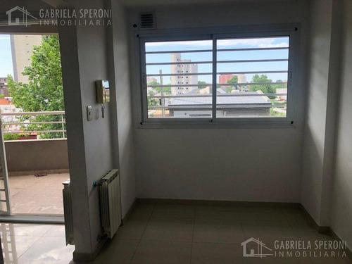 Imagen 4 de 10 de 3 Ambientes Con Cochera I Lanus Oeste