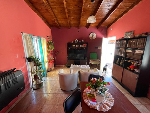 Casa En Ph-venta. Dos Dormitorios- Saladillo.