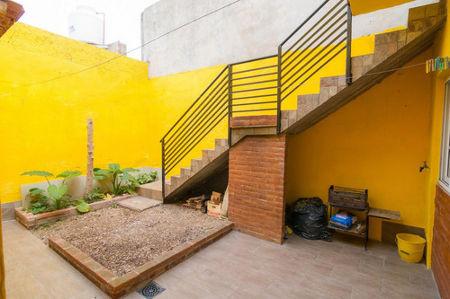 Ph En Venta - 3 Dormitorios 1 Baño - 69mts2 Cubiertos - Lomas Del Mirador