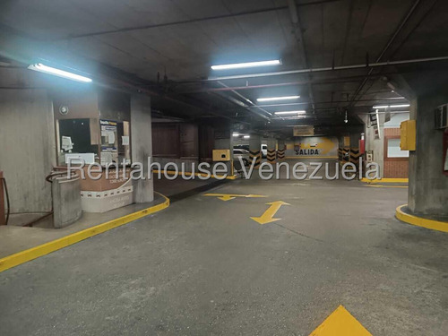Oficina En Alquiler En Campo Alegre Mls 25-17676 Yf