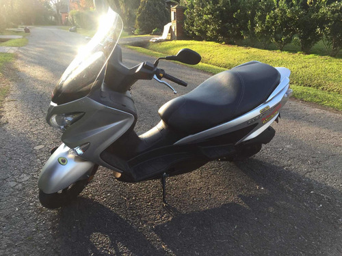 Suzuki Burgman 200