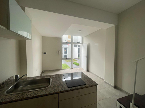 Venta Departamento 1 Dormtiorio Duplex Sin Expensas. Liniers Y Rioja. Oportunidad Rosario
