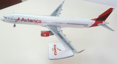 Imagen 2 de 3 de Avion A Escala 1/144 Airbus A321 Avianca