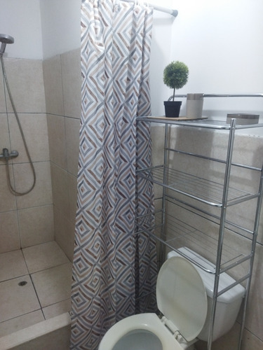 Imagen 13 de 13 de Habitación En San Borja, Habitaciones En San Borja, En Avenida Rosa Toro Cuadra 9 Cruce Con Canadá Cuadra 35, Excelente Zona Comercial Todo A La Mano