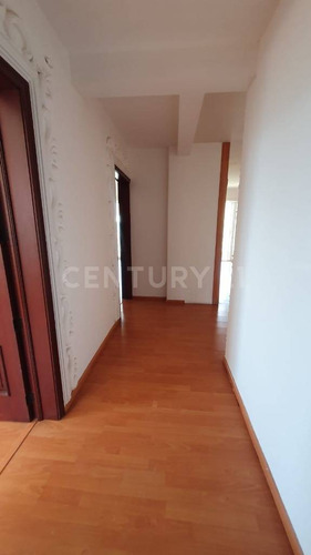 Exclusiva Propiedad Con Vista Panorámica, Ubicada En Fraccionamiento Privado