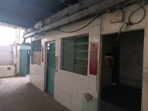 Vendo Amplio Local A Pie De Calle Av. Baralt, Cerca Puente Llaguno 598m2