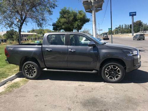 Toyota Hilux 2.8 Cd Srx 4x4 Automatica Cuero 2021