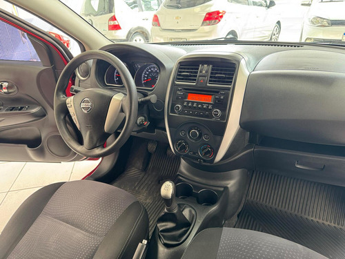 Nissan Versa Versa 1.6 16V SV (Flex)