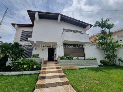 Kl Vende Majestuosa Casa En La Urb. Colinas Del Turbio Barquisimeto #23-4828