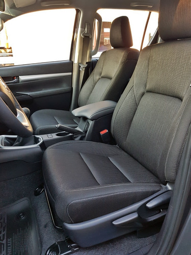 Imagen 6 de 23 de Toyota Hilux Srv 4x2 Manual Okm