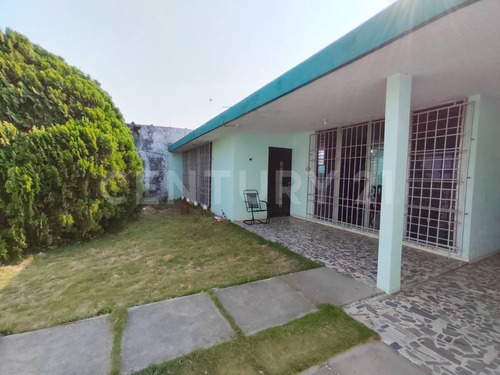 Casa Renta En Quintín Arauz Frente A La Glorieta El Cangrejo Paraíso Tabasco