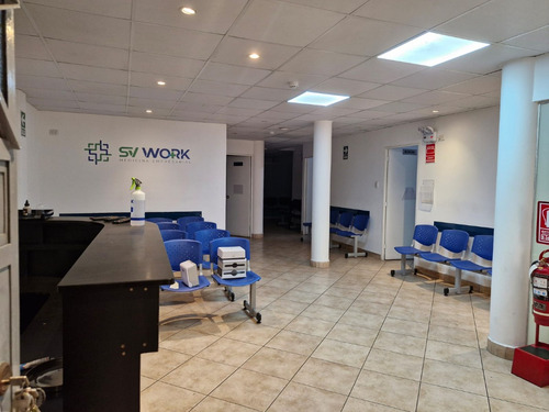 Se Alquila Amplio Local Ideal Para Oficinas En Céntrica Av. Canadá Cruce Con Av. San Luis