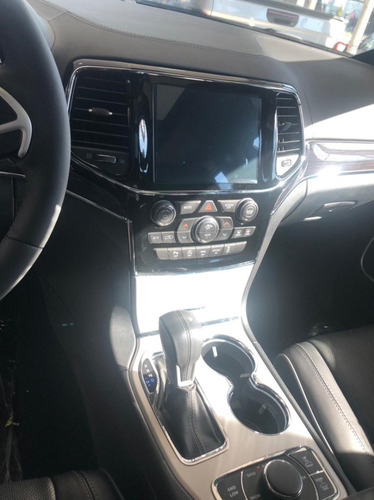 Imagen 14 de 25 de Grand Cherokee Overland 3,6l Diamond Black 2020 Okm Fisica