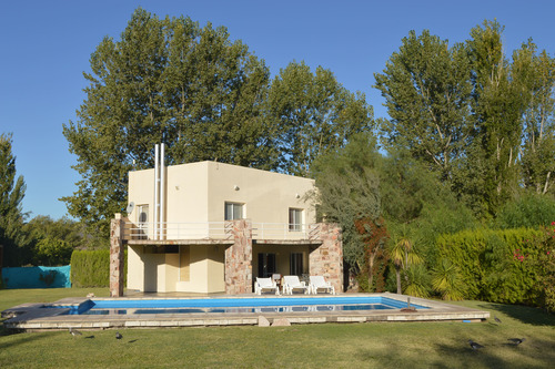 Casa De Campo En Barrio Privado Camino A Valle Grande
