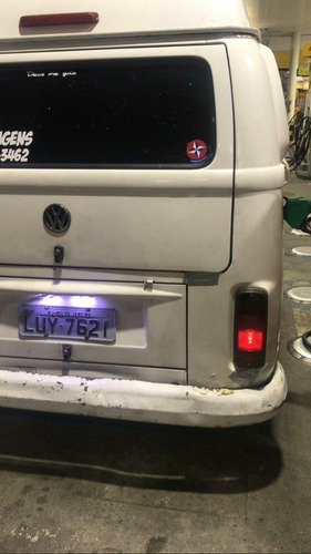 Imagem 3 de 8 de Kombi