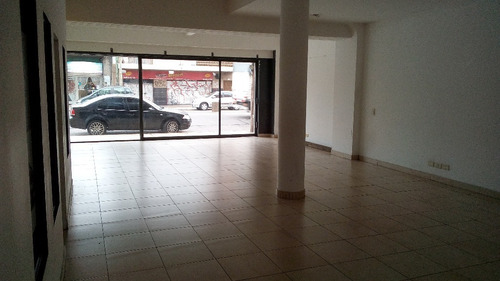 Imagen 4 de 8 de Locales A La Calle - Venta
