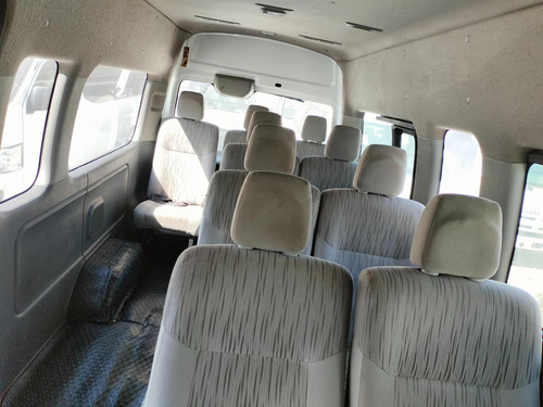 Nissan Urvan 2.5 15 Pas Amplia Aa Mt