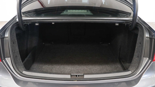 Imagen 7 de 15 de Volkswagen Vento 2.5 Luxury 170cv - 144753 - C