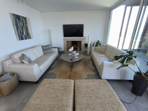 Departamento En Venta De 4 Dorm. En Zapallar