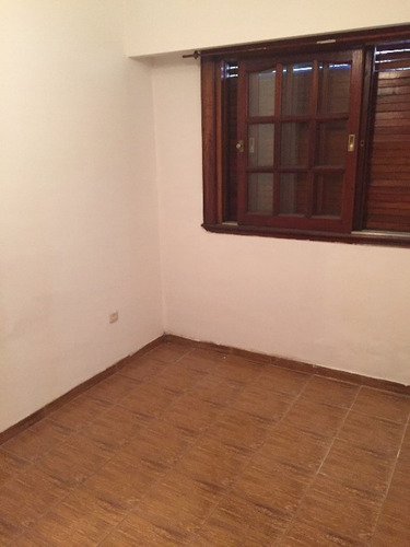 Imagen 2 de 5 de Departamento Tipo Casa En Venta En Bernal Oeste