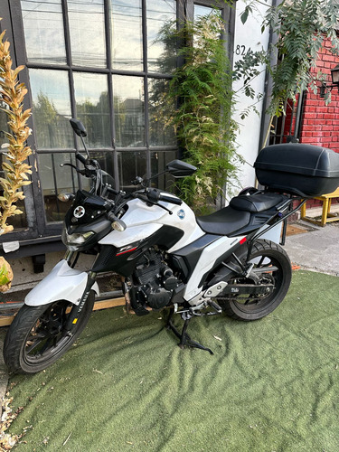 Yamaha Fz25, Impecable