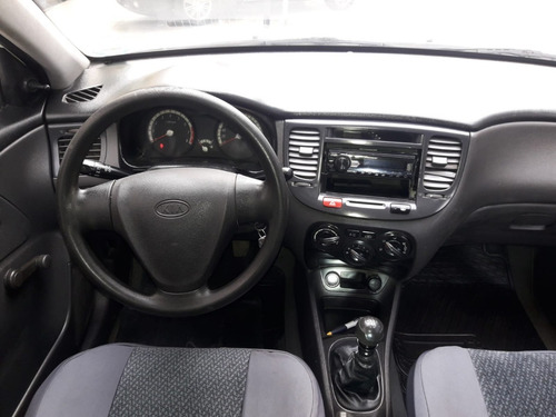 Imagen 4 de 4 de Kia Rio 2010