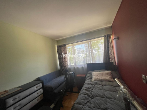 Departamento En Venta De 3 Dorm. 2 Baños En Las Condes