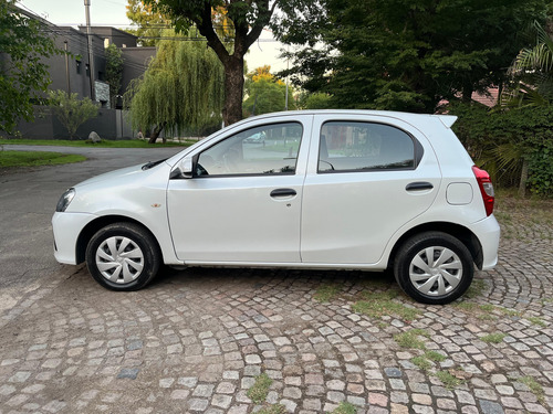 Toyota Etios 1.5 Sedan X