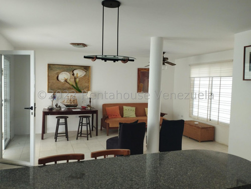 Imagen 5 de 18 de Venta En Margarita. Townhouse. 3 Hab Y 3 Baños. Excelente Ubicación. Xm. 23-13852