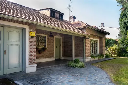 Casa En Venta En Castelar Norte