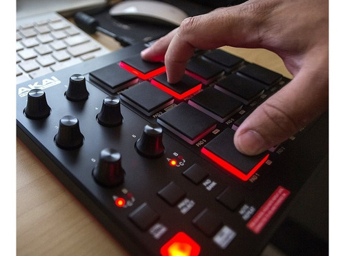 Imagem 5 de 9 de Controlador Midi Usb Dj Mpd218 Akai 16 Pads Retroiluminados