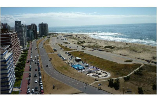 Imagen 17 de 30 de Imperiale Iii - Luxury Apartamentos En Parada 1 De Playa Brava