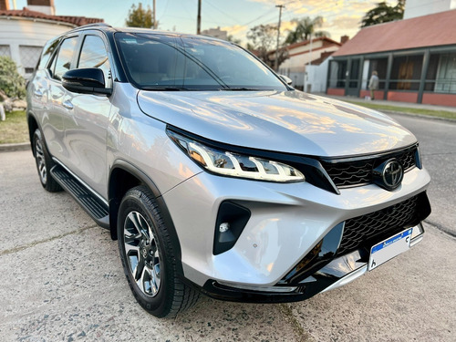 Imagen 6 de 15 de Toyota Sw4 Diamond 4x4 Automatica Igual A 0km Como Nueva