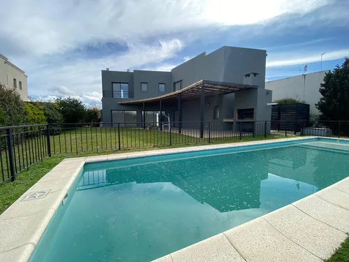 comprar Venta De Casa 4 Ambientes Con Pileta Y Vista A La Laguna Barrio El Canton