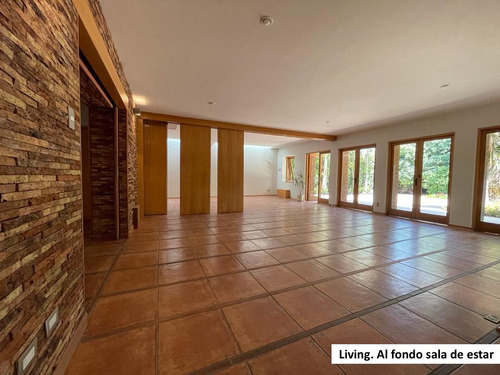 El Golf, Magnifica Residencia Contemporánea, Apta Embajada.