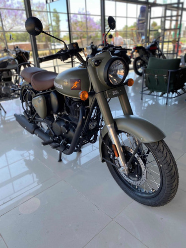 Imagen 2 de 15 de Royal Enfield Classic 350 Signals Desert Sand
