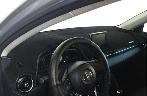 Imagen 1 de 6 de Cubretablero Toyota Yaris R 2016/2018 + Cubreposapie