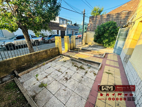 Alquiler Casa San José De Mayo En Centro 2 Dormitorios Cochera Abierta Y Cerrada Con Patio Verde Y Barbacoa Inmobiliaria Menyou
