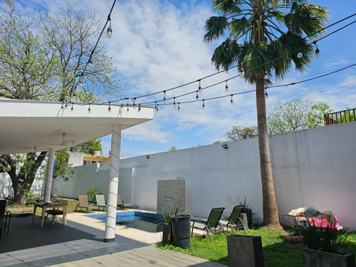 Casa En Venta Col. Chapultepec, San Nicolás De Los Garza