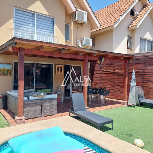 Casa En Venta En Huechuraba 4 D 3 B Comuna Huechuraba