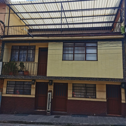 Casa En Venta En El Barrio Linares,con Tres Rentas,excelente Ubicacion