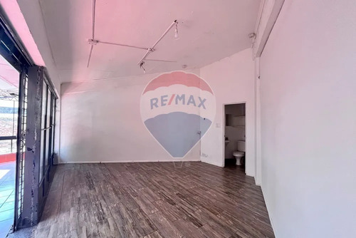 Arriendo, 22 M2 Calle Asuncion.