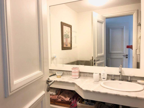 Alquiler Apartamento En Carrasco Tipo Casa, Con Piscina De Uso Exclusivo